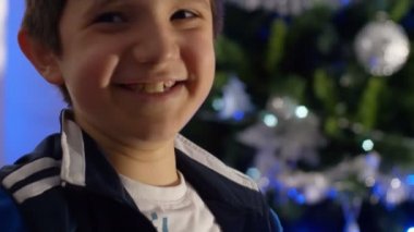 güzel çocuk kamera - Noel zamanı gülüyor