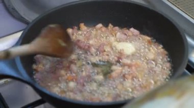 yağ ve tereyağı ekmek kızartma