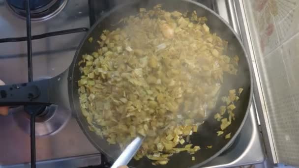 Dîner Noël Italien Mélanger Les Artichauts Dans Une Casserole — Video