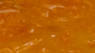 Kadın mutfağında bir lezzetli taze pasta yapma