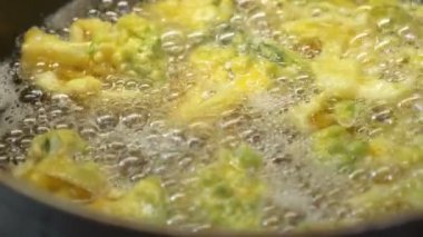 Petrol-İtalyan gelenek kaynar enginar kızartma yakın çekim