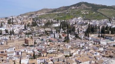 Granada, güneşli gün-İspanya Albayzn bölgesinin portresi