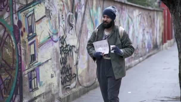 Hayır Merhamet Yardım Yaşlı Adamdan Para Sokakta Bir Dilenci — Stok video