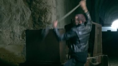 psikopat adam mahkum saldırı. Mücadele, savunma, şiddet