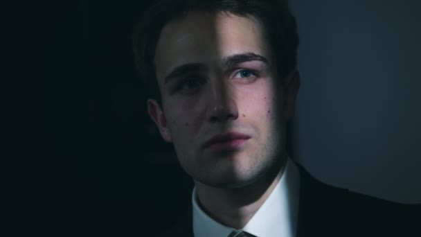Depressiver Junger Schöner Mann Depression Unwohlsein Traurigkeit — Stockvideo