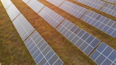 Rüzgar türbini elektrik üretiyor