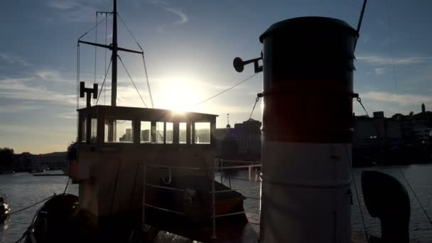 Balıkçı Teknesi Portresi Günbatımı Bristol Birleşik Krallık Limanda Demirli — Stok video