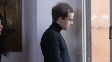 depresif kocası rahatlatıcı sevgi dolu karısı. İşini kaybetti