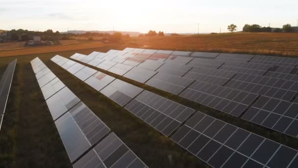 Turbinas eólicas geradoras de eletricidade — Vídeo de Stock