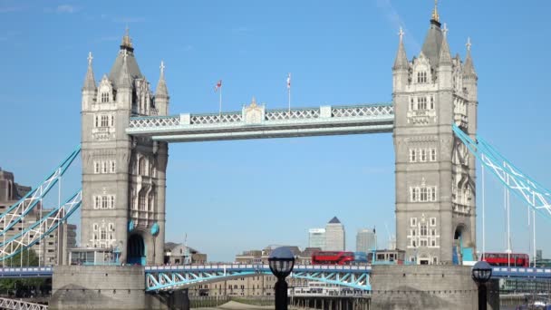 Όμορφη Θέα Της Γέφυρας Πύργων Μια Ηλιόλουστη Ημέρα Λονδίνο Ηνωμένο — Αρχείο Βίντεο