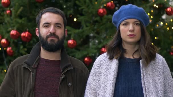 Les Jeunes Amants Regardent Riant Noël Bonheur Rires — Video