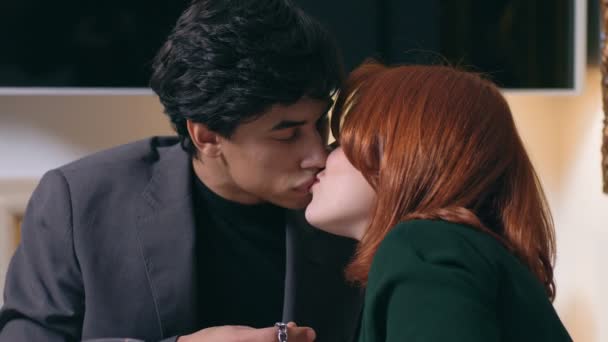 Чуттєвий Поцілунок Коханця Любов Пристрасть Поцілунок — стокове відео