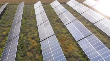 Rüzgar türbini elektrik üretiyor