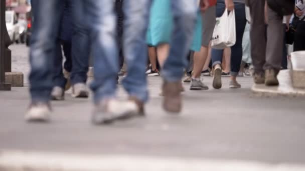 Multitud Personas Caminando Ciudad Ciudad Vida Gente Cámara Lenta — Vídeos de Stock