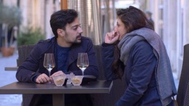 Kıskançlık, hayal kırıklığı, misunderstanding.angry kadın erkek arkadaşı reddetme