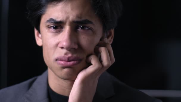 Triste Abandonado Joven Solo Llorando — Vídeo de stock