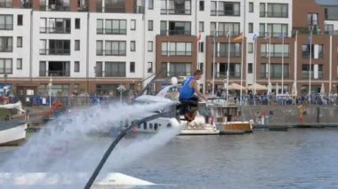 Ağustos 2018,Gdansk,Polonya: dinamik hileler,flyboard akrobasi gösterisi,usta