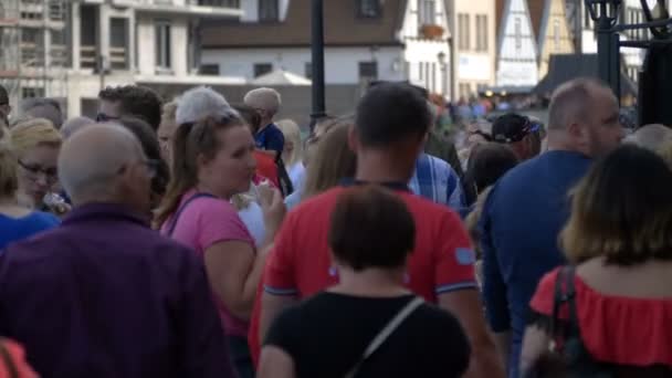 Vita Cittadina Persone Che Camminano Strade Affollate Agosto 2018 Polonia — Video Stock