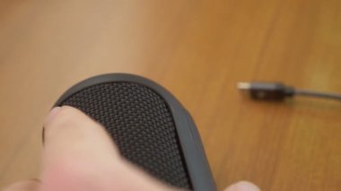 kabloyu hoparlörlere bağlamakonusunda yakın - teknoloji, cihazlar
