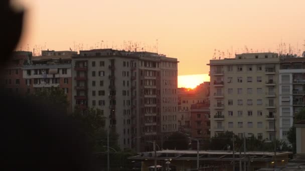 Obesrving City Sunset Buildings Sun Urbanization Slow Motion — Stock Video