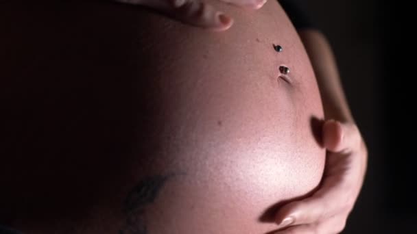 Femme Enceinte Caresse Prend Soin Son Groseil Gros Plan Ralenti — Video