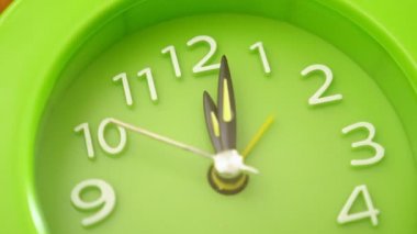 yeşil saat zaman atlamalı- Zaman, kavram, son tarih