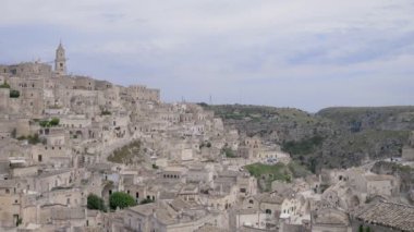  Tipik Taşların Panoramik Görünümü ve Matera.Kültür Başkenti Kilisesi 2019