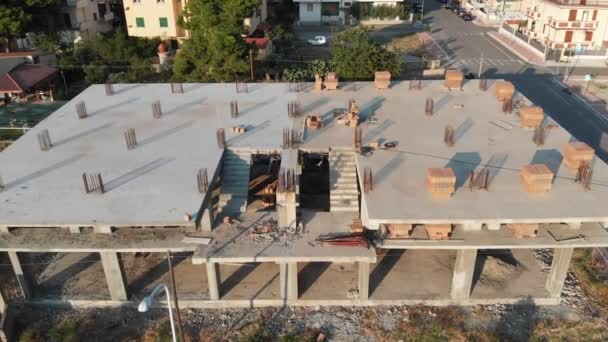 Vista Aérea Drone Voando Sobre Edifício Sob Trabalho Construction Unfinished — Vídeo de Stock