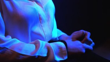 Sinirli stresli iş kadını elleri.gerginlik, stres, sinirlilik