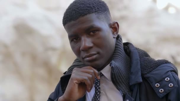 Amerikalı Afrikalı Genç Adam — Stok video