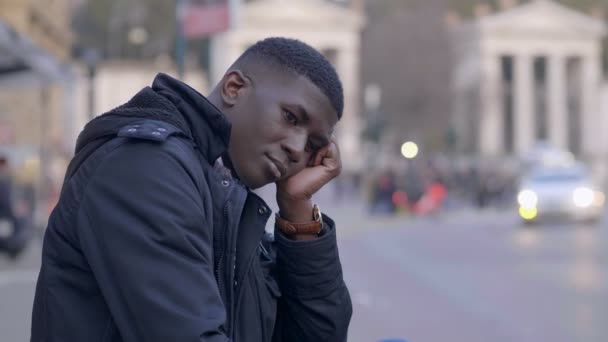 Amerikalı Afrikalı Genç Adam — Stok video