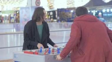 Bir tarihte genç Romantik Çift