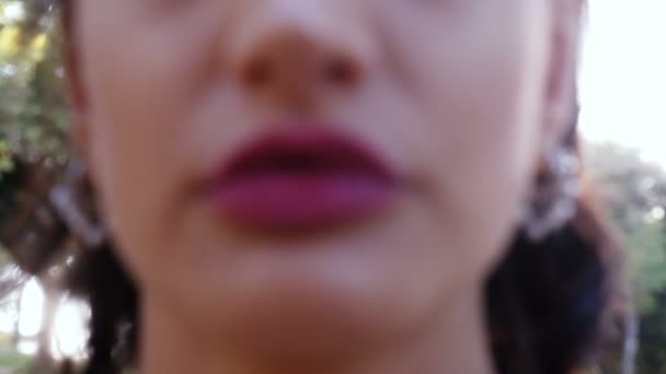 Vista Retrato Rosto Bela Mulher Livre — Vídeo de Stock