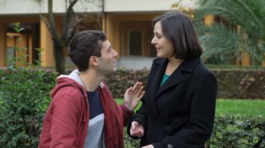 Bir tarihte genç Romantik Çift