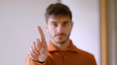 Yakışıklı Genç Adamın Portresi