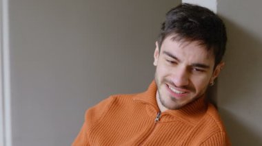 Yakışıklı Genç Adamın Portresi