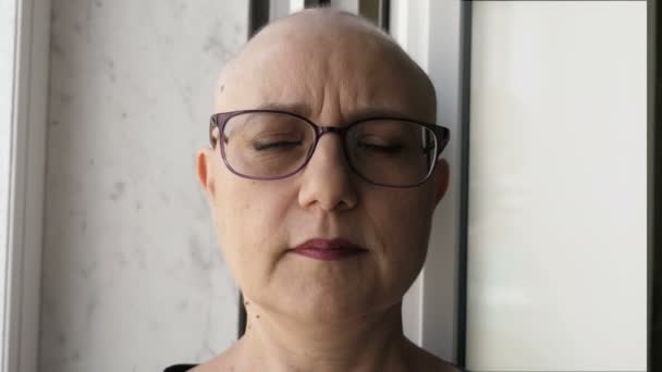 Espoir Guérison Portrait Rapproché Une Femme Chauve Mature Avec Cancer — Video