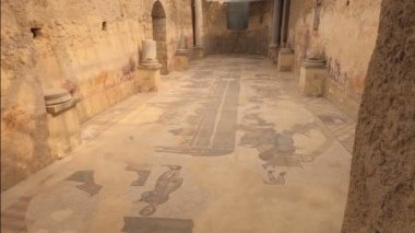 Roma Villa del Casale, Piazza Armerina 'nın mozaiğinin müstehcen görüntüsü