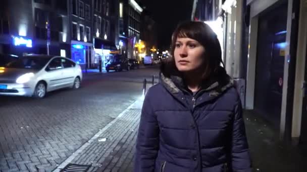 Promenade touristique le soir Amsterdam . — Video