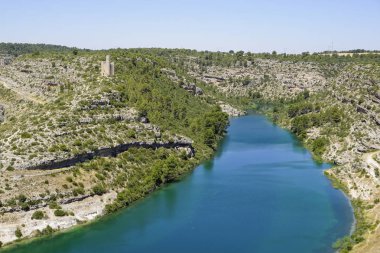 Şehir, kale ve marsh alarcon