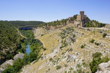 Şehir, kale ve marsh alarcon