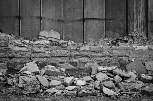 Parcialmente Desmoronado Fachada Parede Velha Edifício Tijolo — Fotografia de Stock