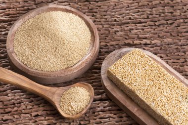 Solmayan çiçek tohumu ve tahıl bar - amaranthus. Üstten görünüm