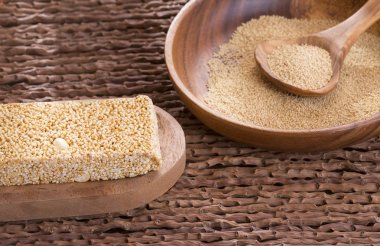 Solmayan çiçek tohumu, Mısır gevreği bar - amaranthus