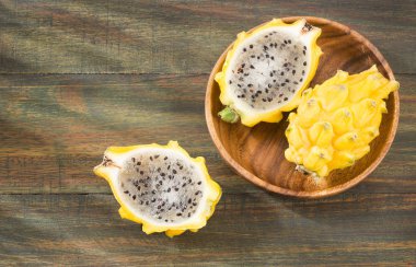 Taze sarı pitaya - Selenicereus megalanthus. Üstten görünüm