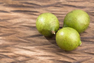 Taze soyulmuş quenepa meyvesi Melicoccus bijugatus