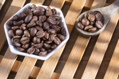 Kavrulmuş kahve - organik. Üstten görünüm