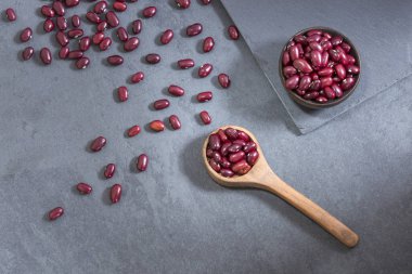 Çiğ kırmızı fasulye. Üstten Görünüm - Phaseolus vulgaris