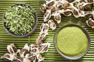 Moringa tohumlar, yaprakları ve tozu - Moringa oleifera
