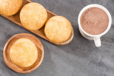 Almojabana, geleneksel Kolombiya yiyecek - içecek çikolata